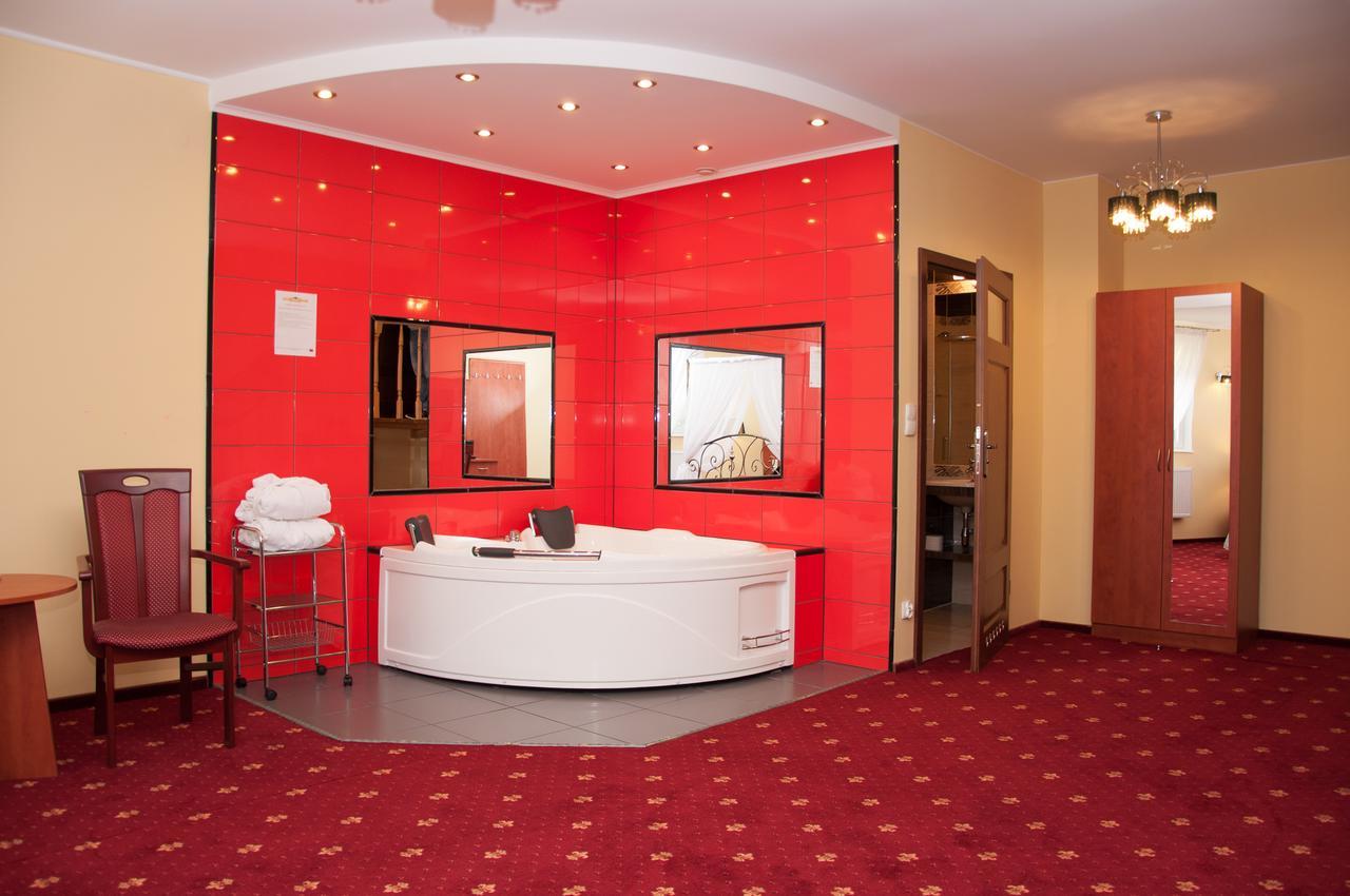 Hotel Kalchem Brzozie Esterno foto